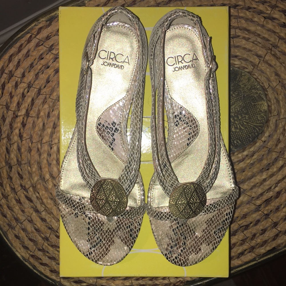 Circa Joan & David CJ Egan Sandal Shoe